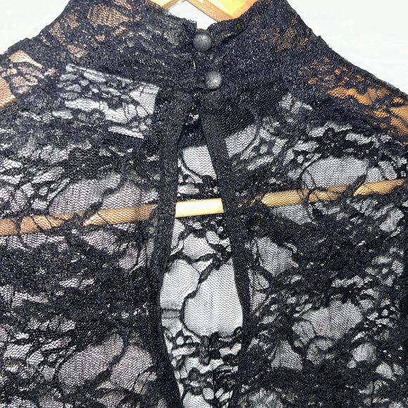 Nasty Gal Funnel Neck Lace Sheer Long Sleeve Top Keyhole Back with Button Detail - Picture 9 of 10